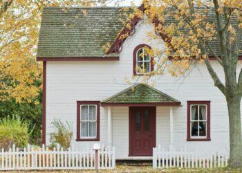 House front (Unsplash | Scott Webb)