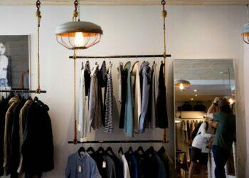 Clothing store (Unsplash | mercantile)