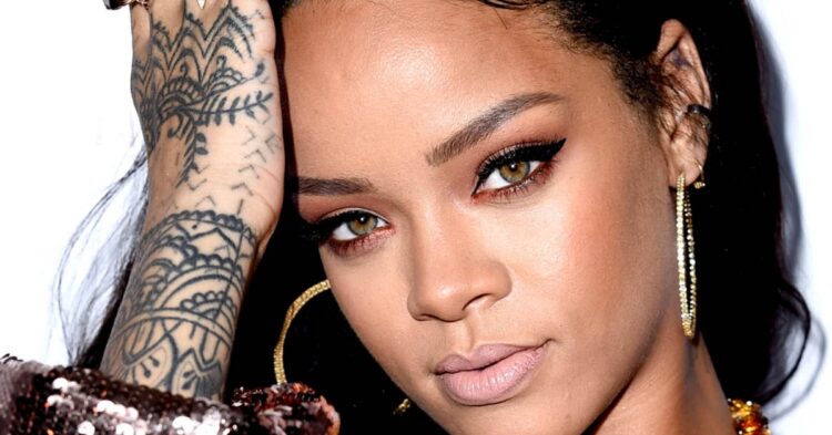 Rihanna showing her