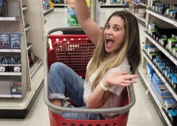 instagram | @daniellefishel