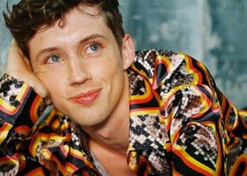 Instagram | @troyesivan