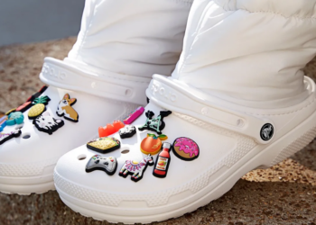 Facebook | Famous Footwear