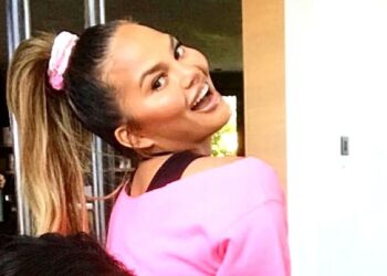 Instagram | @chrissyteigen