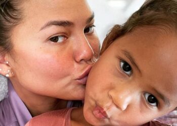 Instagram | @chrissyteigen