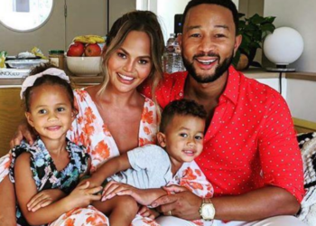 Instagram | @chrissyteigen