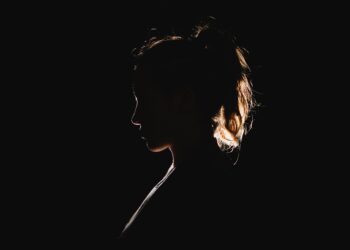 Unsplash | Molly Blackbird