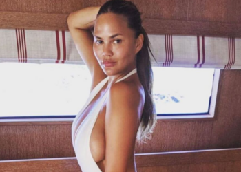 Instagram | @chrissyteigen