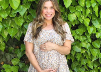 Instagram  @daniellefishel