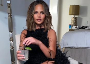 Instagram | @chrissyteigen
