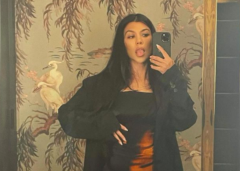 Instagram | @kourtneykardashian
