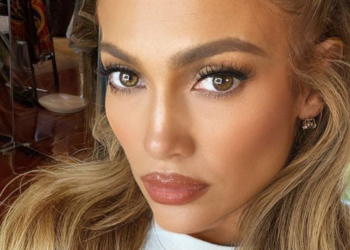 Instagram | @jlo