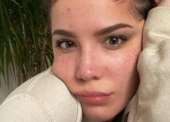 Instagram | @iamhalsey