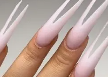 TikTok l @nailsbylara13