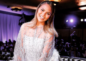 Instagram | @chrissyteigen