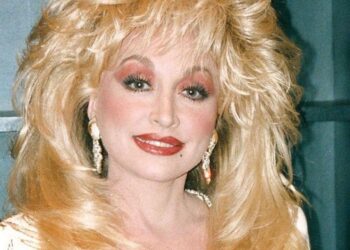 Instagram | @dollyparton