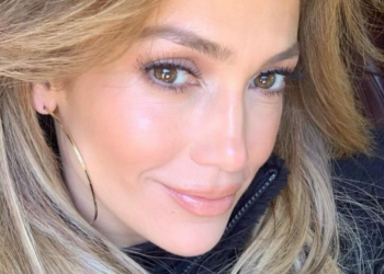 Instagram | @jlo