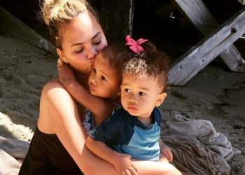 Instagram | @chrissyteigen