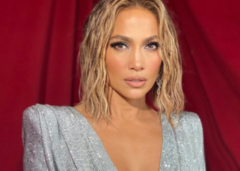 Instagram | @jlo