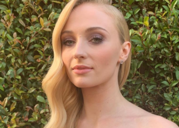 Instagram | @sophiet