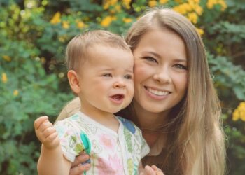 instagram | @bindisueirwin