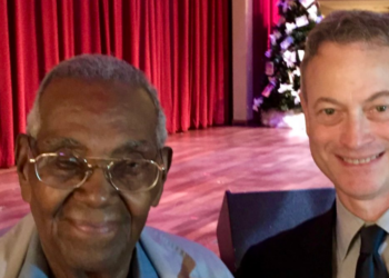 Twitter | @GarySinise
