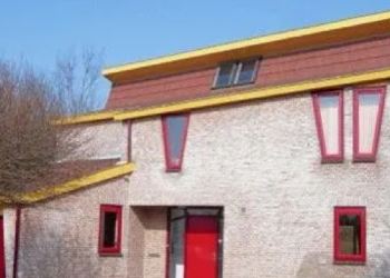 Instagram | @uglydutchhouses