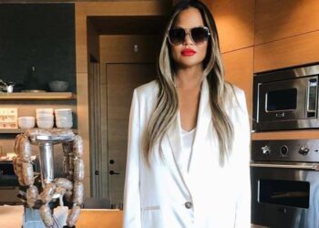 Instagram | @chrissyteigen