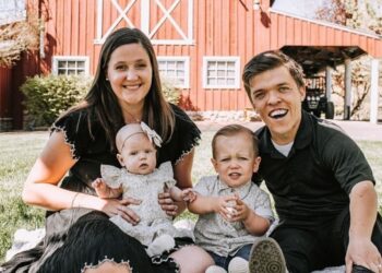 Instagram | @toriroloff