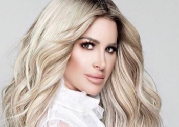 Instagram | @kimzolciakbiermann