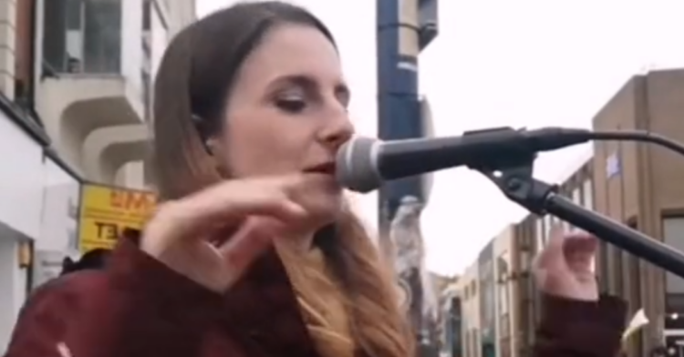TikTok | @samanthalloydmusic