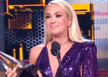 Twitter | @enews