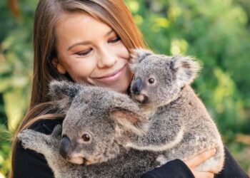 Instagram | @bindisueirwin