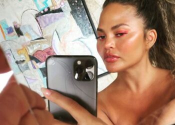 Instagram | @chrissyteigen
