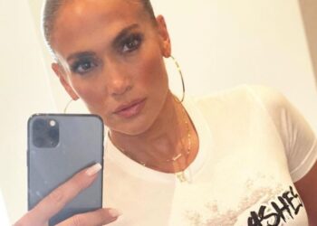 Instagram | @jlo