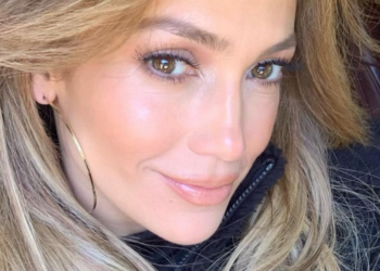 Instagram | @jlo