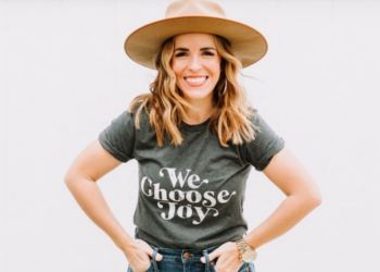 Instagram | @msrachelhollis