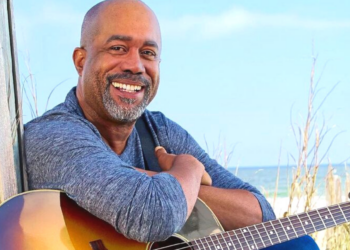 Instagram | @dariusrucker