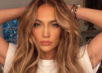Instagram | @jlo