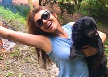 Instagram | @elizabethhurley1