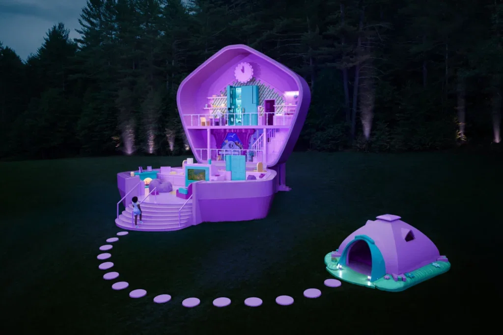 A life-size Polly Pocket compact and a tent