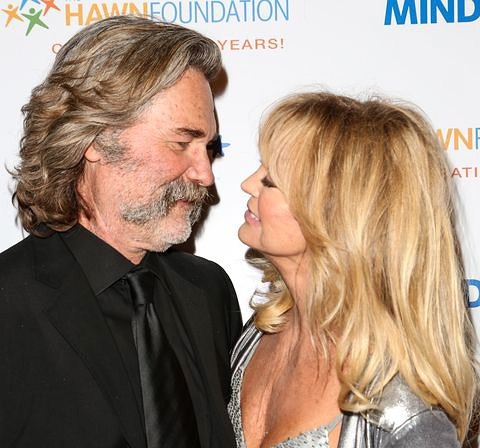 Kurt Russel and Goldie Hawn at an event