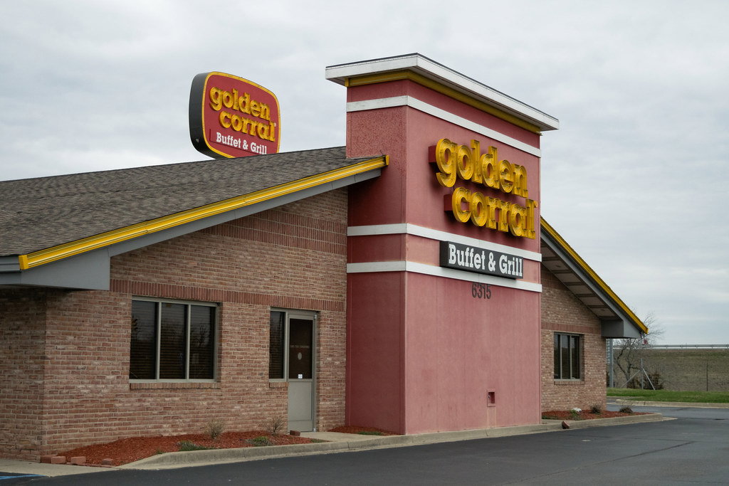 A Golden Corral Restaurant exterior