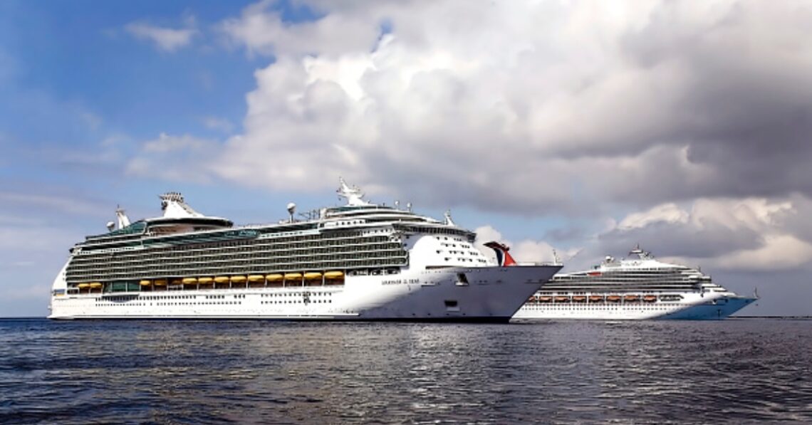 Cruise ship (MyLoupe/Universal Images Group via Getty Images)