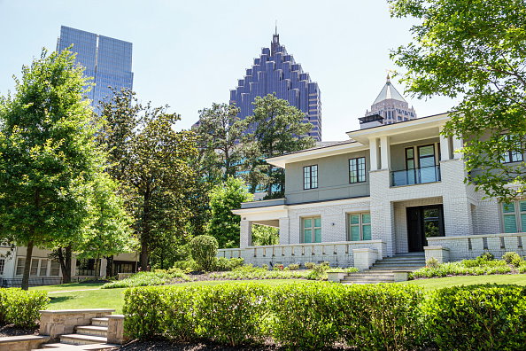 Atlanta, Georgia, Ansley Park, mansion with city skyline behind