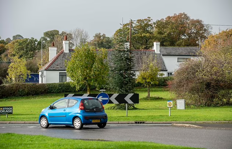 Howatsons' roundabout.