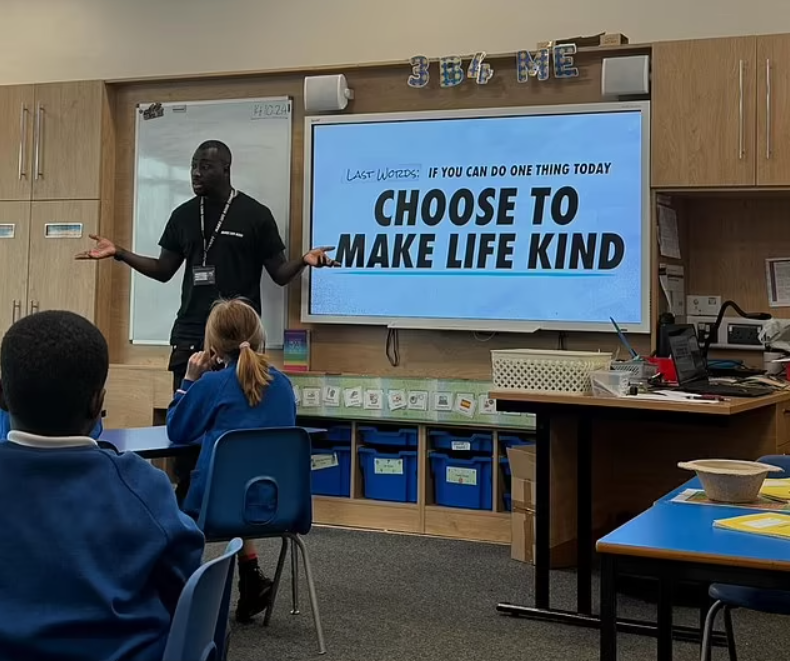 Loti at Make Life Kind
