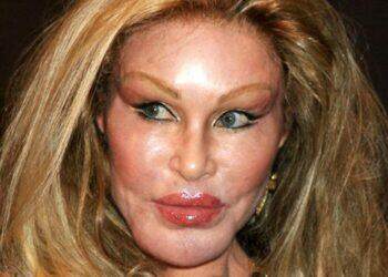 People pay tribute to Jocelyn Wildenstein after her death