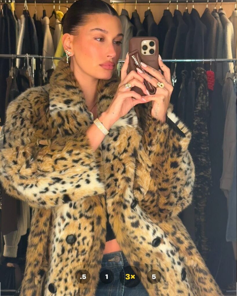 Hailey Bieber (Instagram | haileybieber)