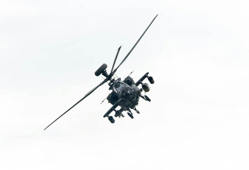 Military Helicopter (Unsplash | Daniel Klein)