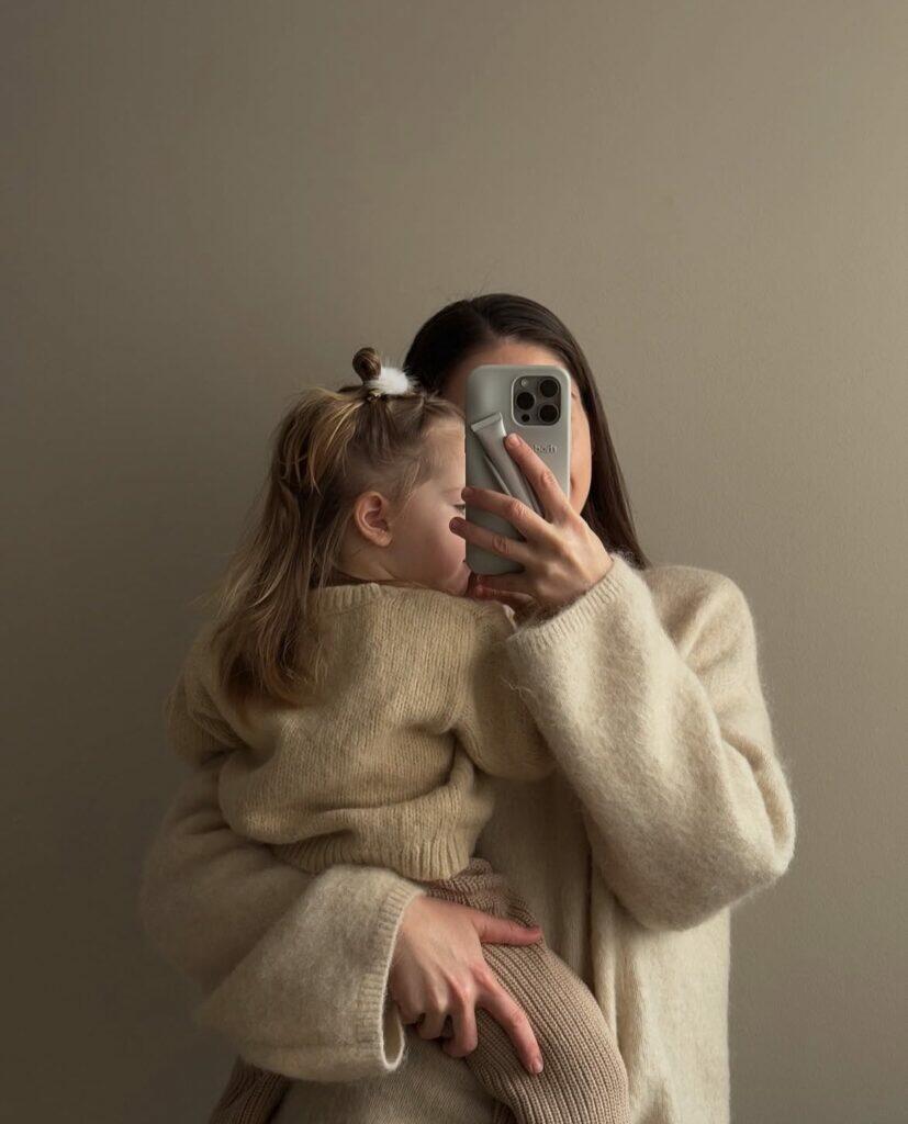 Matching mom and daughter beige outfits
